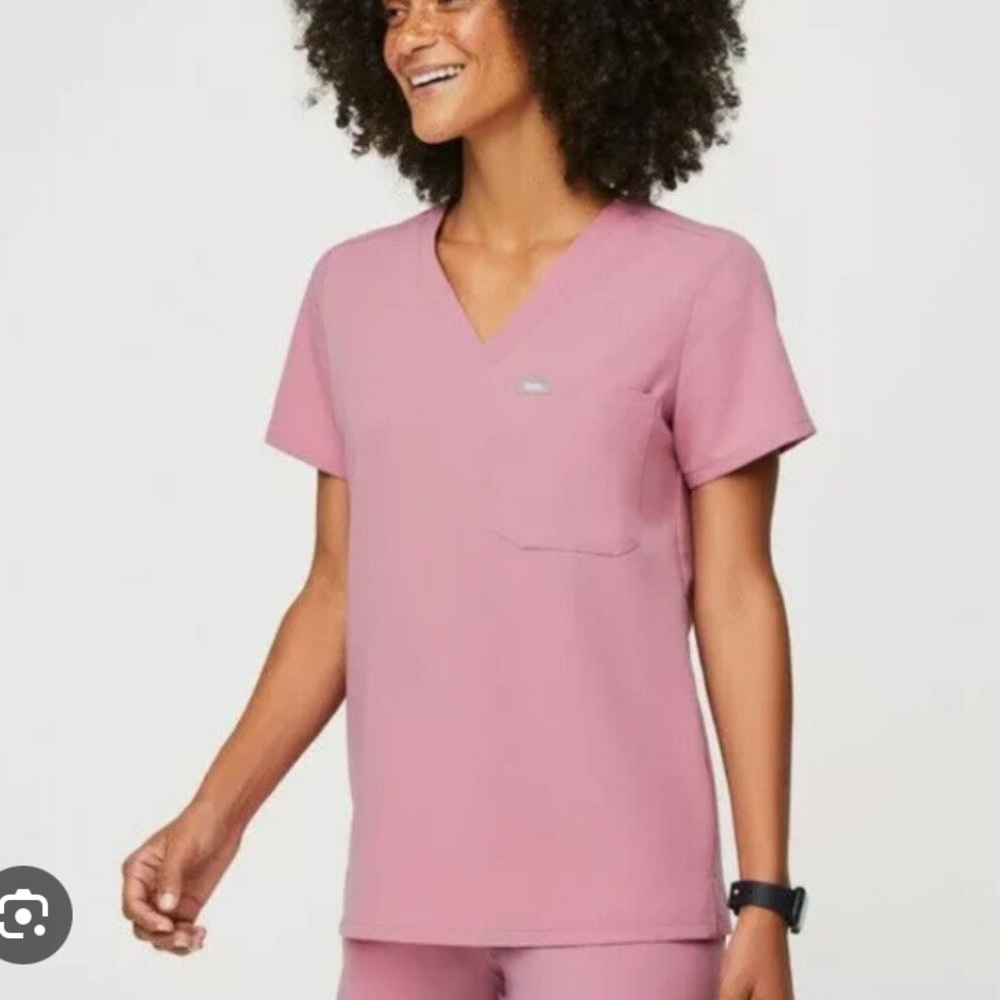 FIGS Chalk Pink Catarina Top Size Small